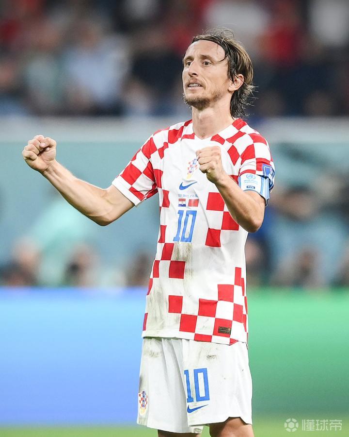 川超凉山队球员飞踹主裁，律师：或面临拘留、罚款和长期禁赛