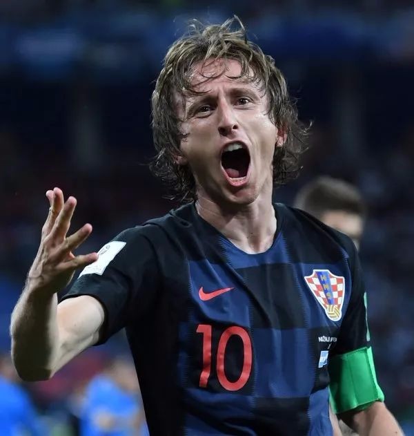 孙兴慜亚洲杯金靴，热刺队长退役