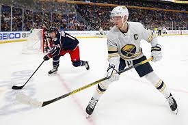 2025中超官方最佳球员候选：瓦科、莱昂纳多领衔，王钰栋在列